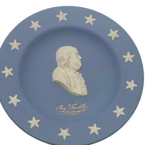 Wedgewood Jasperware Collector Plates (2) Benjamin Franklin and Pennsylvania 4"